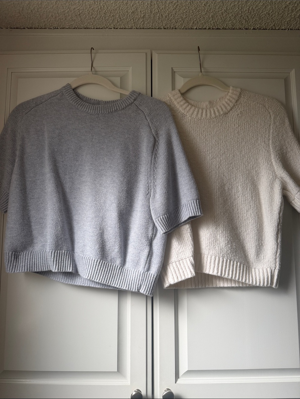 MadelineAbercrombie & Fitch Short-Sleeve Crewneck Sweaters in Light Gray & Cream